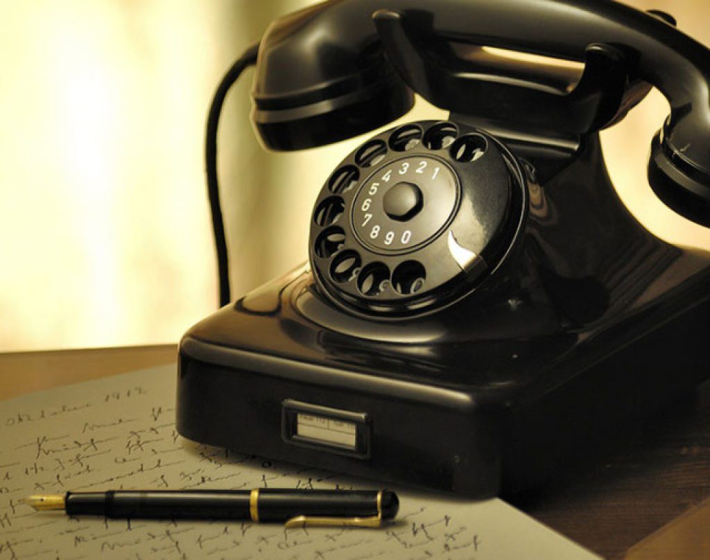 Par Téléphone